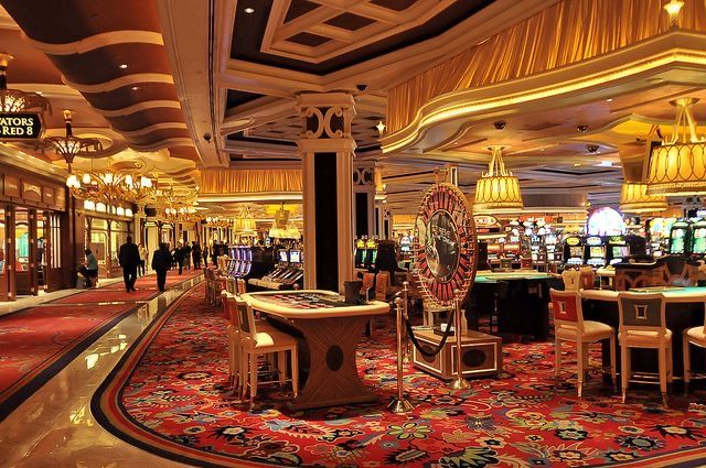 777 Royal Wheel پاکستان ریئل منی گیمز